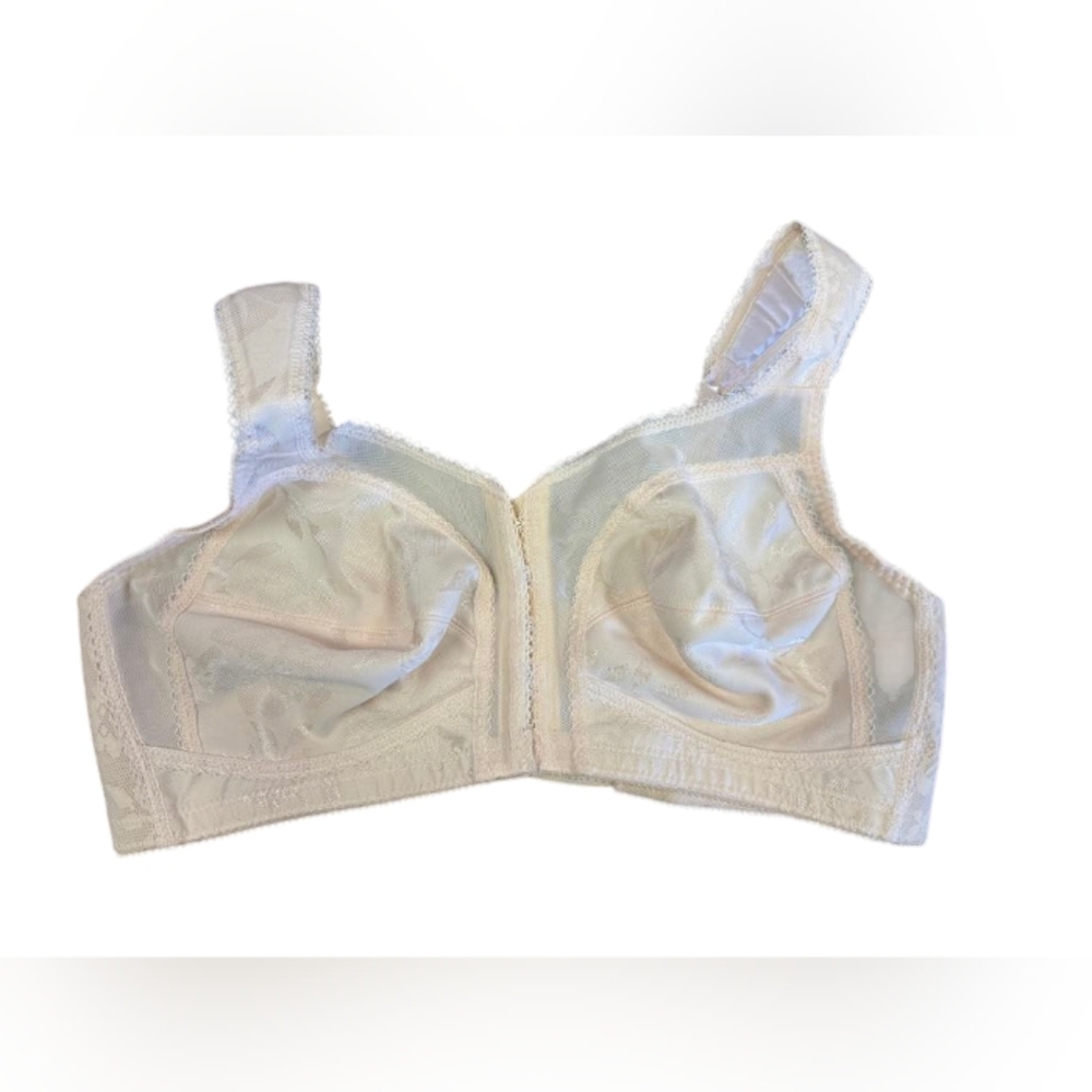 Playtex Bra EUC 40 B Nude Women’s size 40